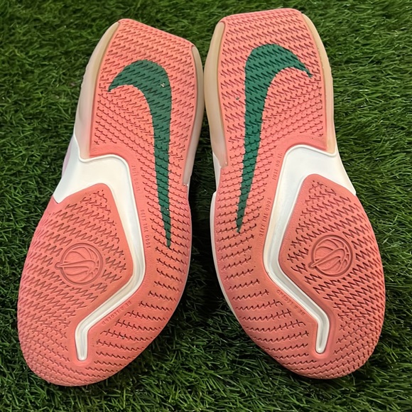 Nike Air Zoom Crossover Basketball Shoes - Picture 8 of 11